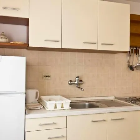 Viktor Rogoznica Guest house 3*