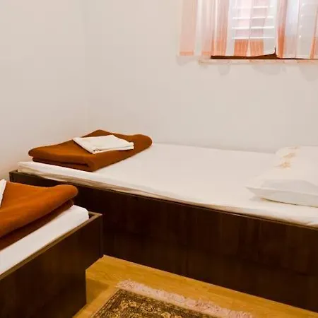 Viktor Rogoznica Guest house
