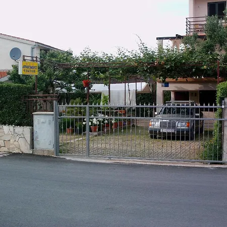 Viktor Rogoznica Guest house 3*