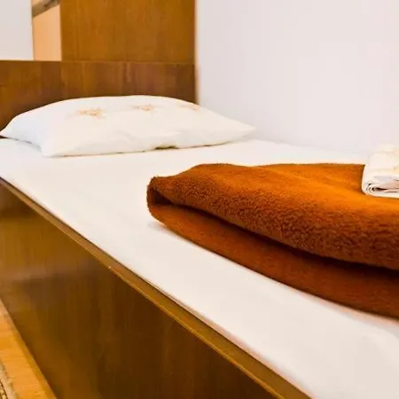 Guest house Viktor Rogoznica 3*