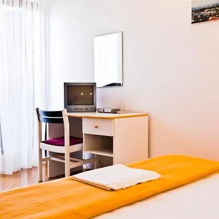 Viktor Rogoznica Guest house 3*
